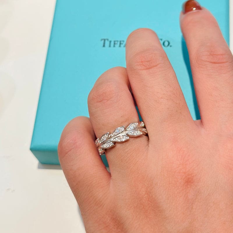18K White Gold Victoria Vine Ring