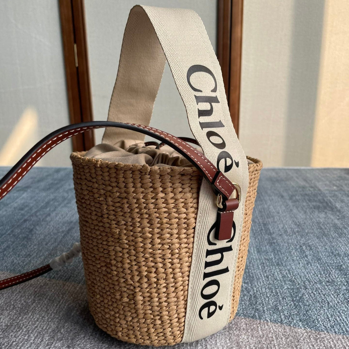 SMALL WOODY BASKET 17 IN NATURAL FIBERS BEIGE WEBBING DARK BROWN CALFSKIN