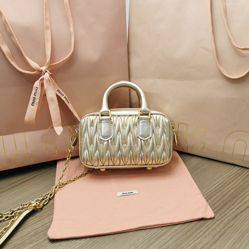 TOO PRETTY 17 HANDBAG GOLDEN LAMBSKIN