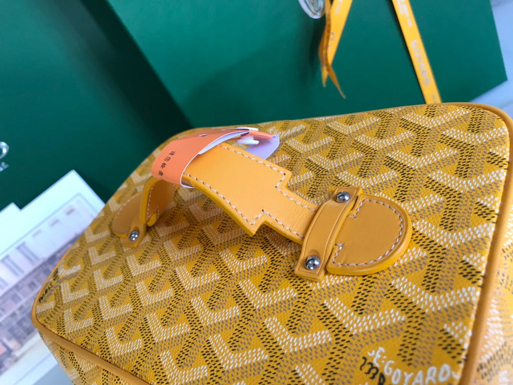 MUSE VANITY CASE 20 IN YELLOW GOYARDINE CANVAS