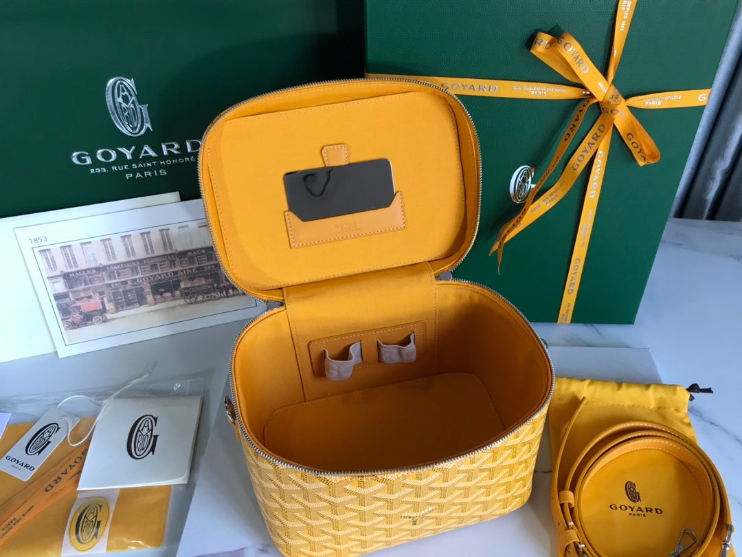 MUSE VANITY CASE 20 IN YELLOW GOYARDINE CANVAS