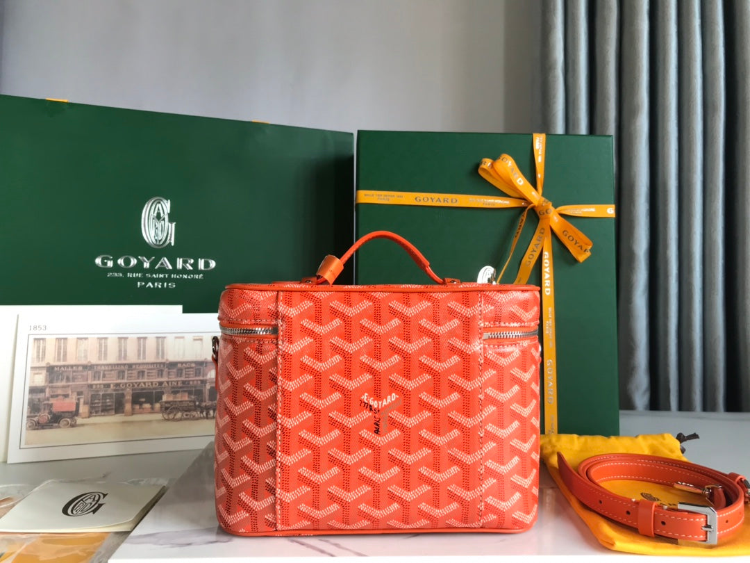 MUSE VANITY CASE 20 IN ORANGE GOYARDINE CANVAS