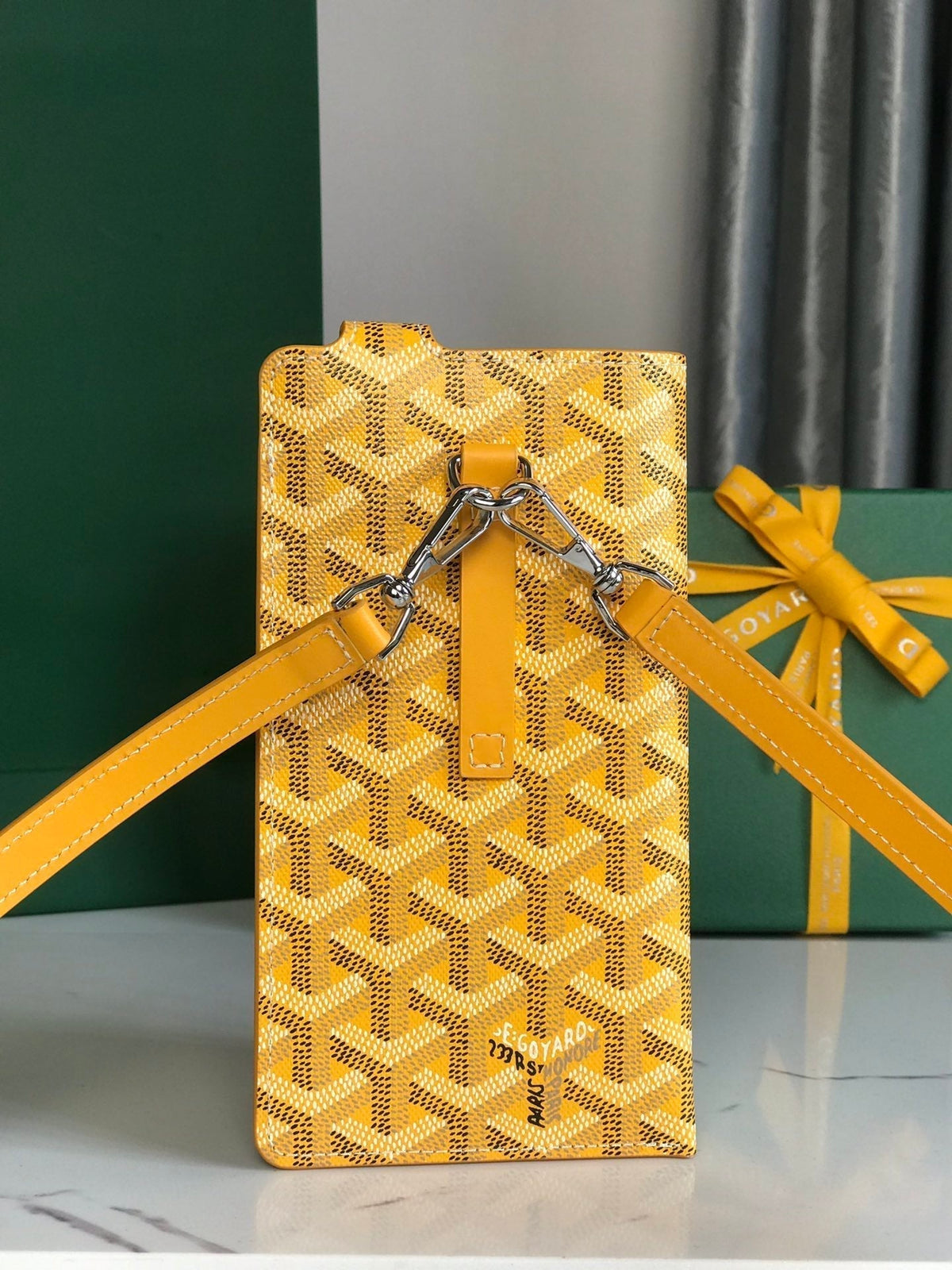 MONTMARTRE GM CASE 18 IN YELLOW GOYARDINE CANVAS