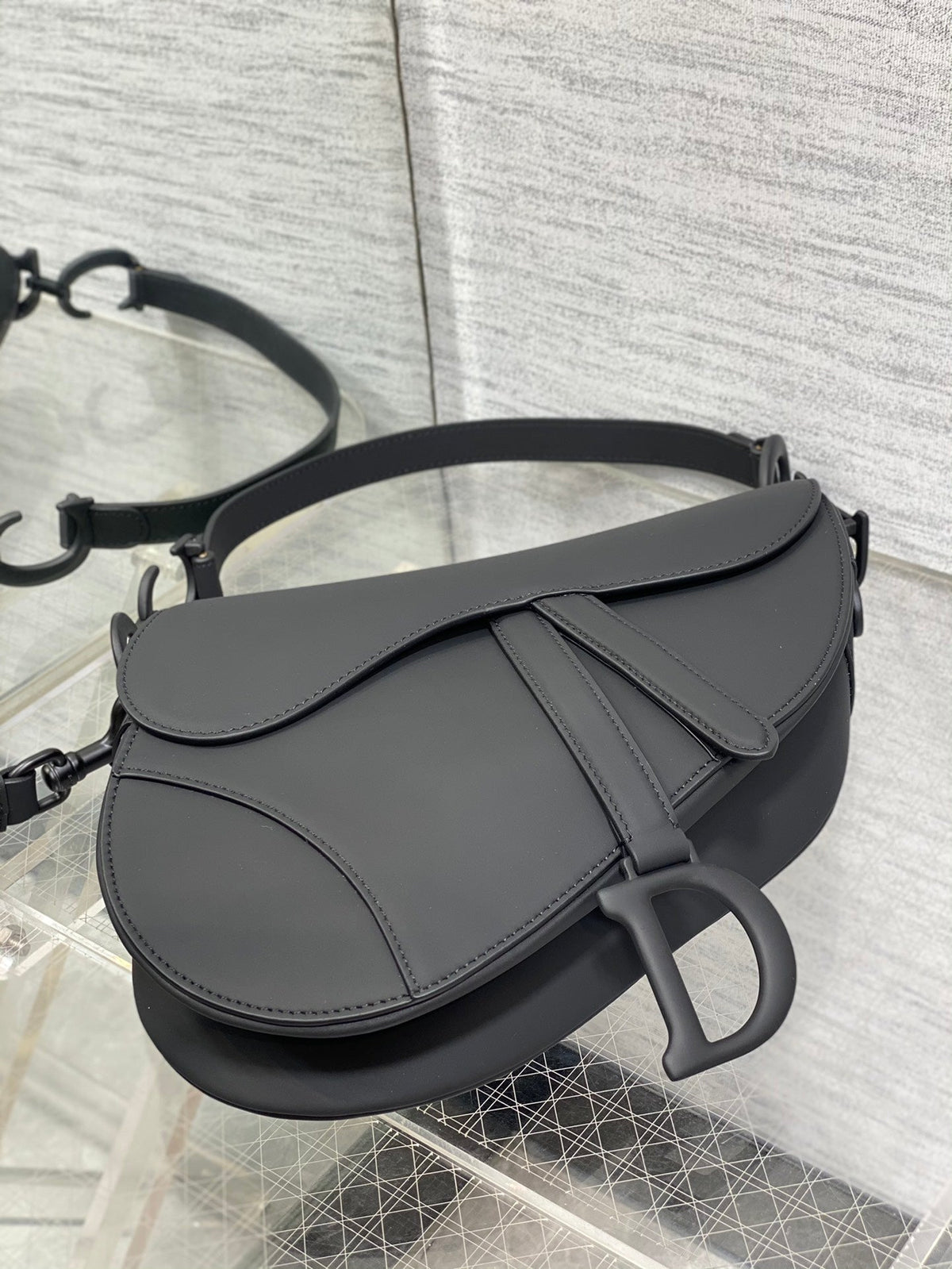 SADDLE BAG 24 IN BLACK CALFSKIN BLACK HARDWARE