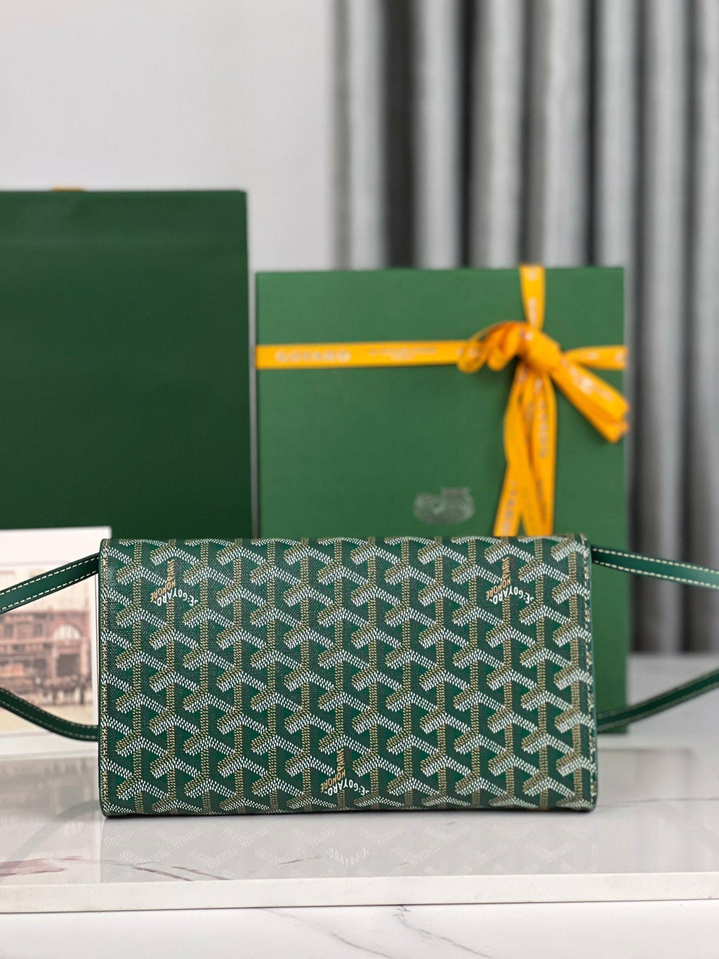 MONTE-CARLO PM CLUTCH 25 IN GREEN GOYARDINE CANVAS