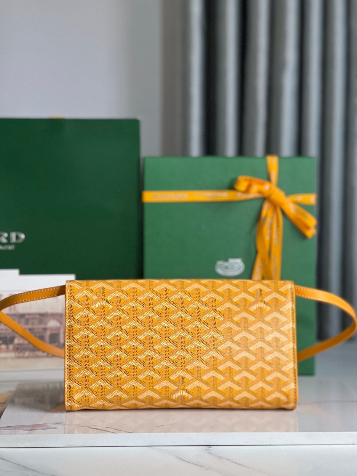 MONTE-CARLO PM CLUTCH 25 IN YELLOW GOYARDINE CANVAS