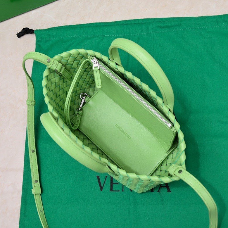 BOTTEGA VENETA Mini Cabat 20cm Green Lambskin Ghw