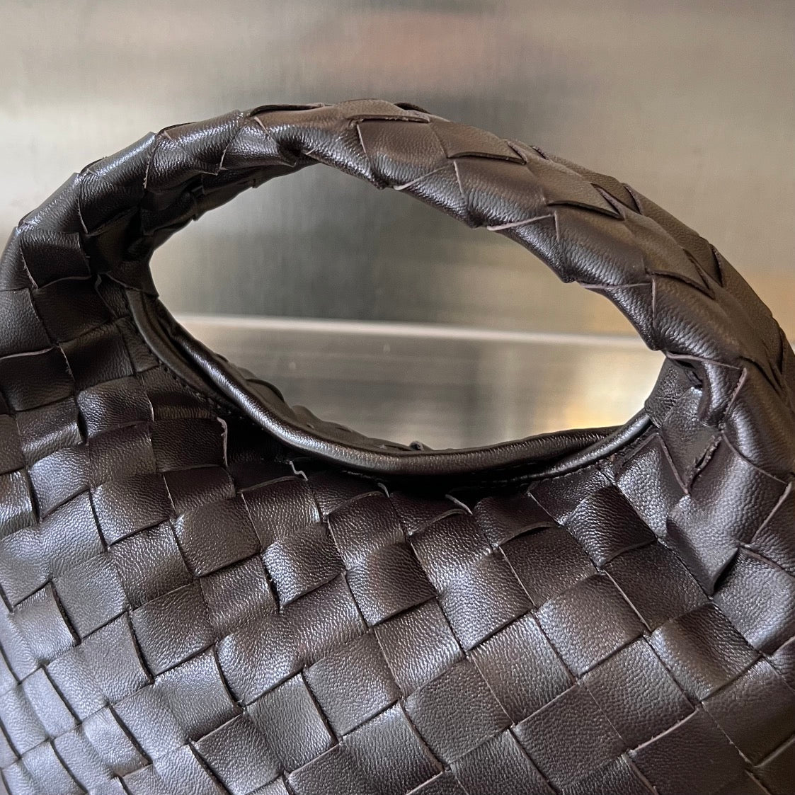 MINI HOP 25 IN HICKORY BROWN CALFSKIN