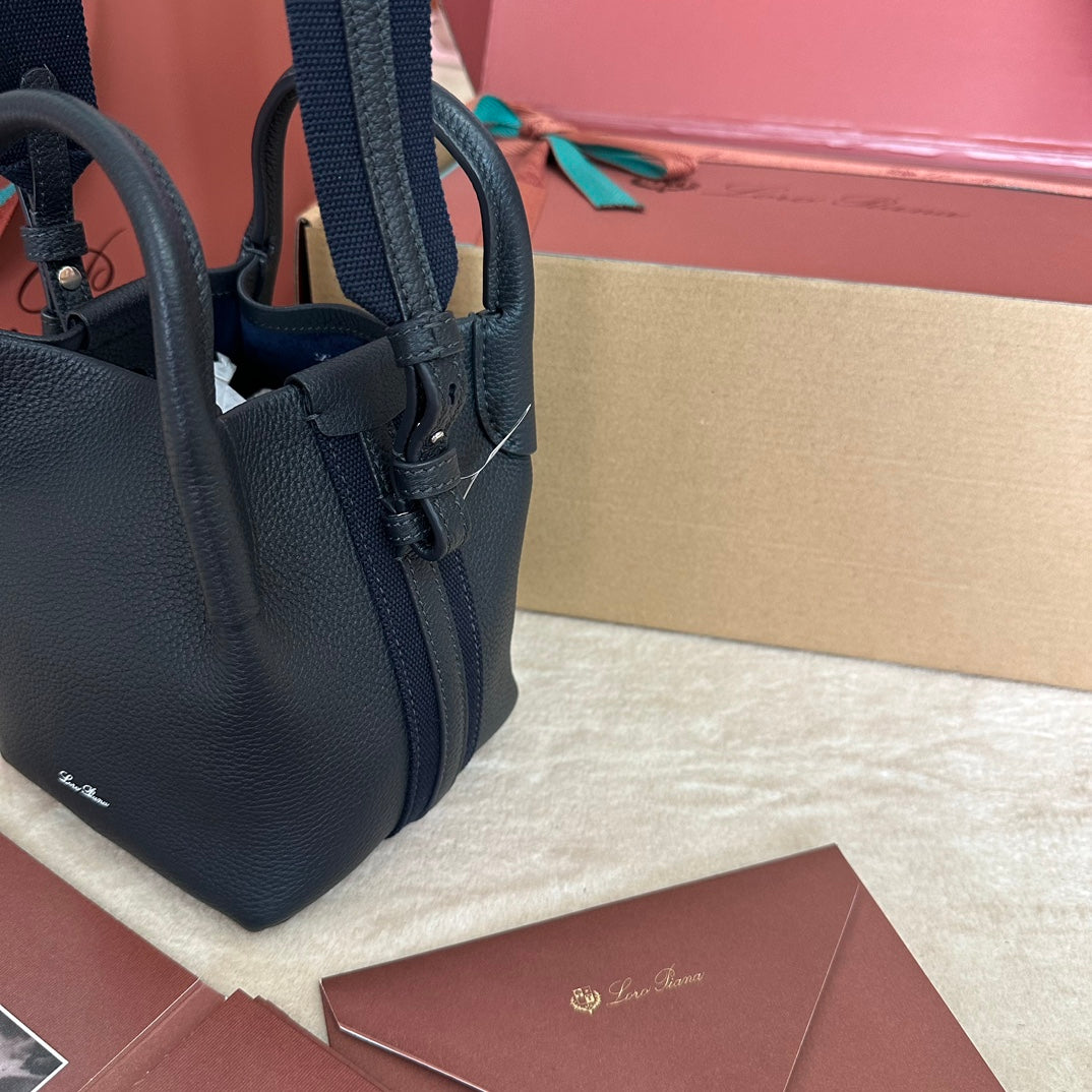 MICRO BALE BAG IN BLACK CALFSKIN 226599