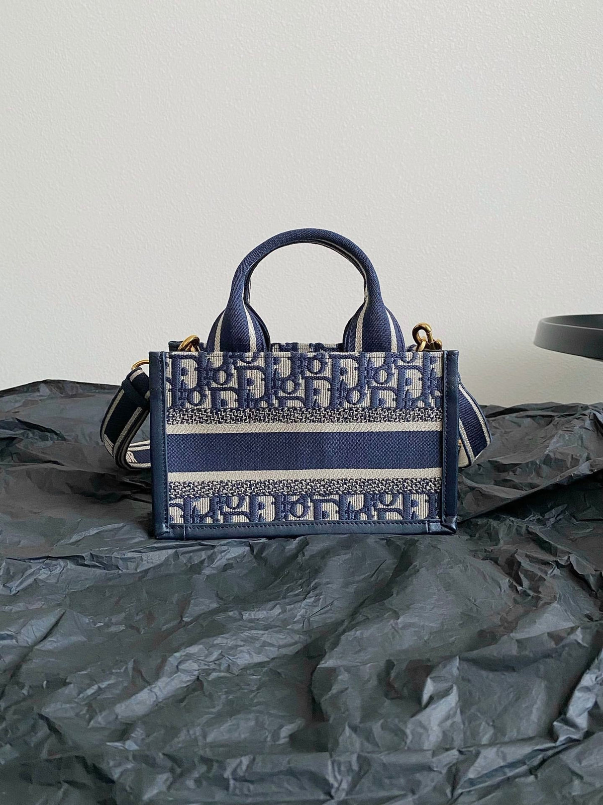 MINI BOOK TOTE 21 BLUE OBLIQUE EMBROIDERY