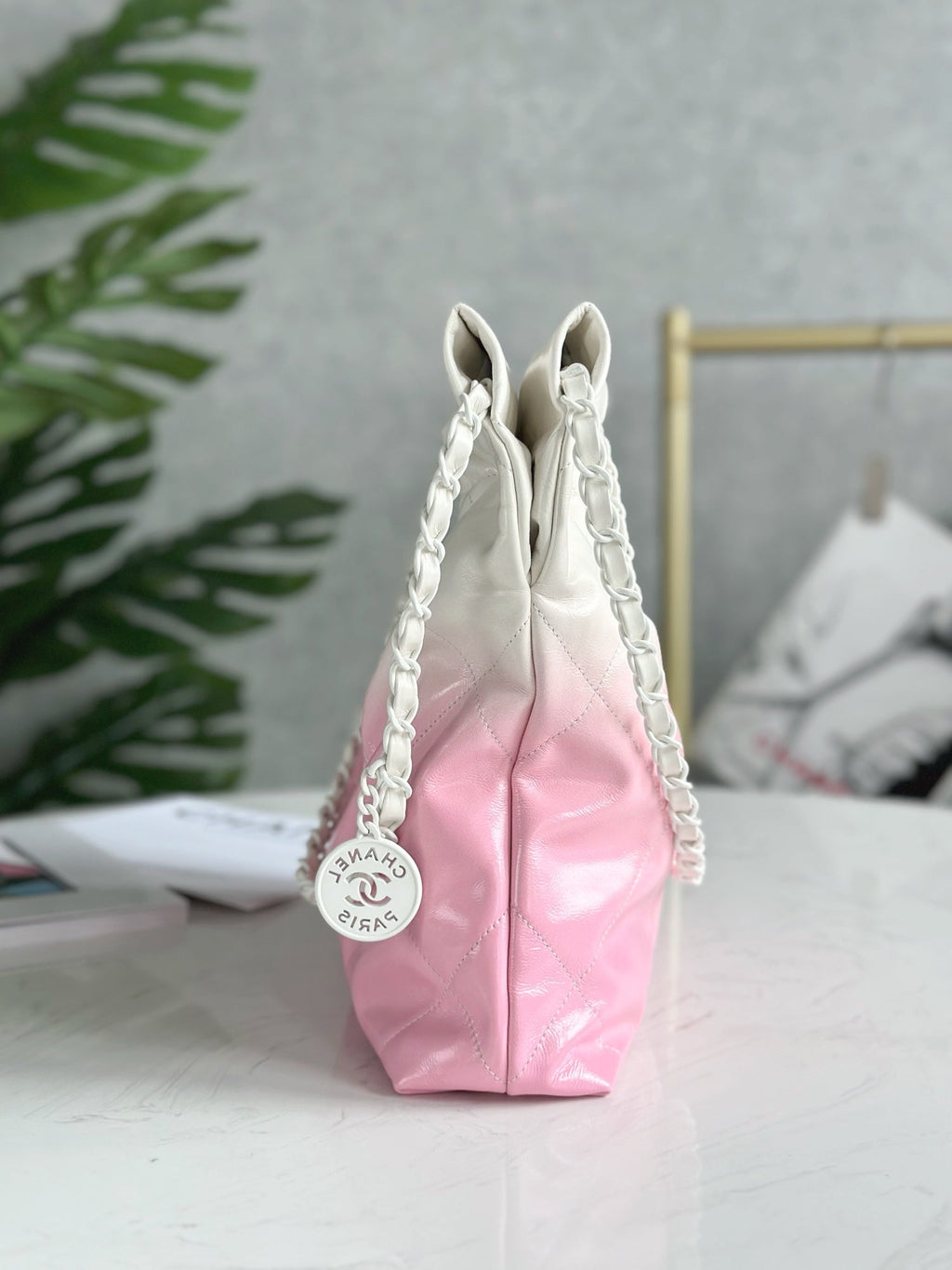 CHANEL 22 BAG 25S 42 CM IN PASTEL PINK MIX WHITE LAMBSKIN WITH WHITE HARDWARE