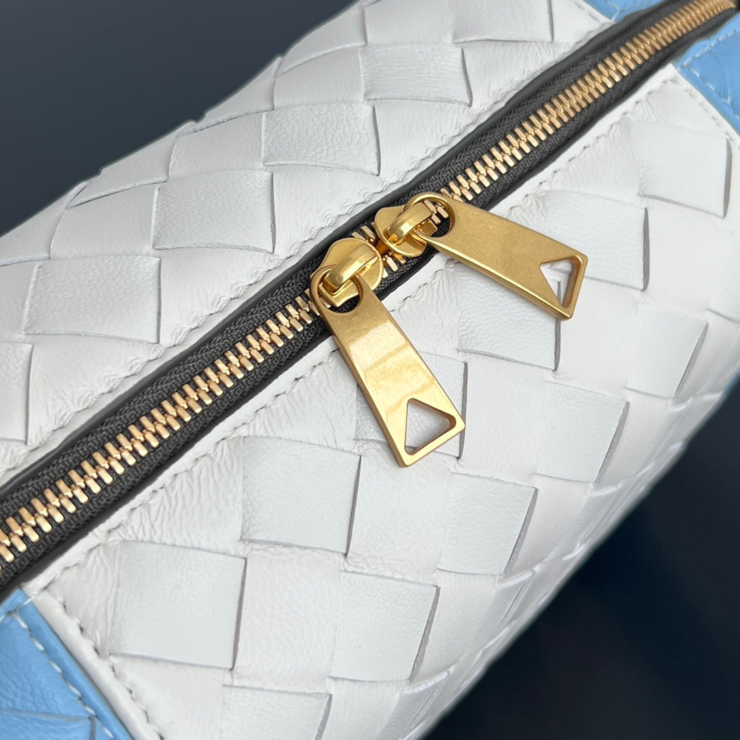 SMALL LOOP 22 IN SKY BLUE MIX WHITE CALFSKIN