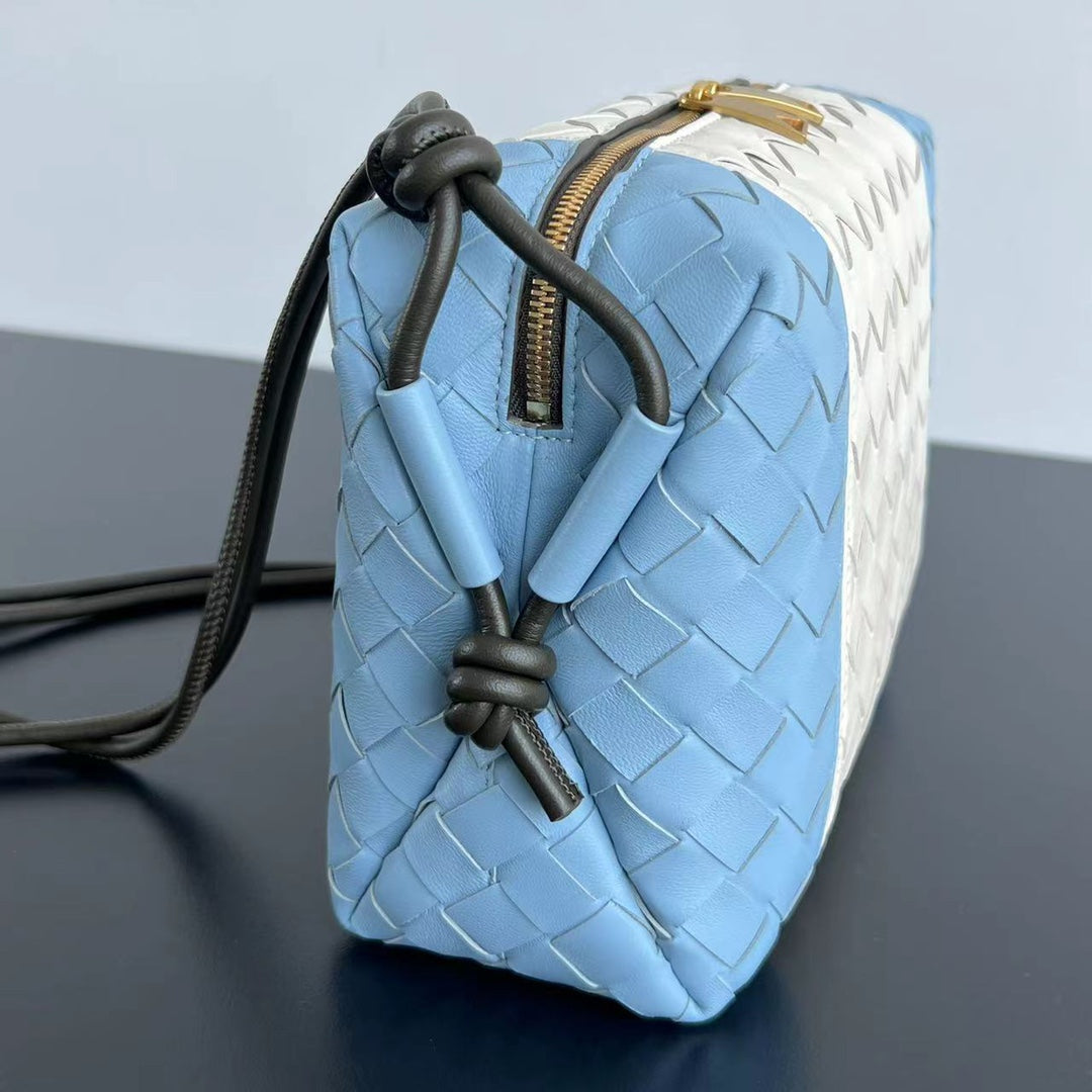 SMALL LOOP 22 IN SKY BLUE MIX WHITE CALFSKIN