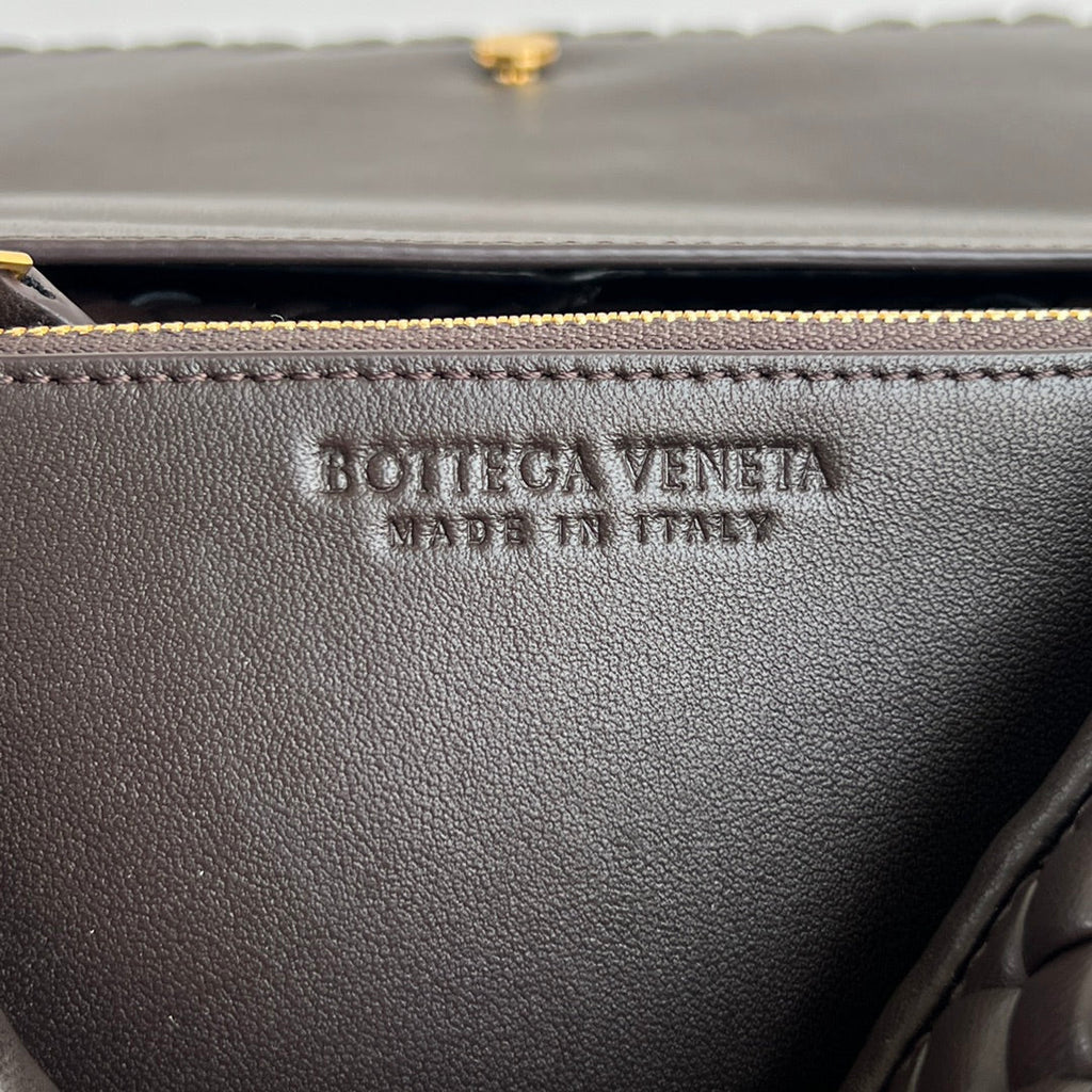 PATTI SHOULDER BAG 26 IN CHOCOLATE LAMBSKIN