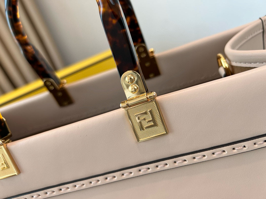 SHINE LARGE 35 TOTE IN BEIGE CREAM CALFSKIN