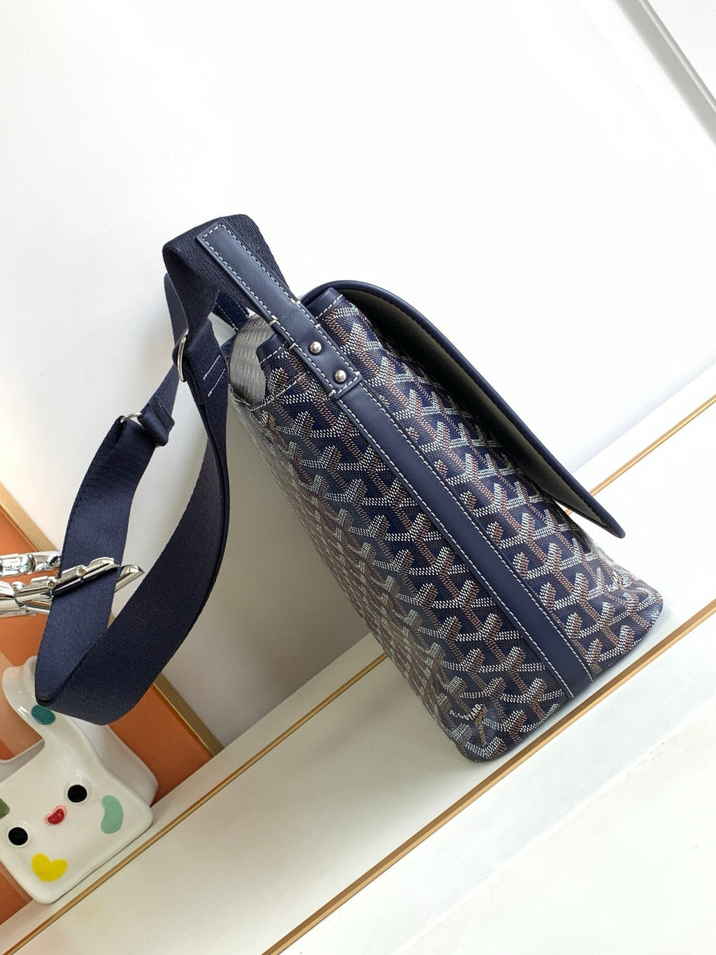 CAPETIEN MESSENGER BAG 39 IN NAVY BLUE GOYARDINE CANVAS AND CALFSKIN