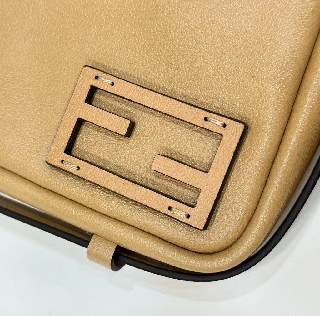SIMPLY MINI 22 IN LIGHT BROWN GRAINED CALFSKIN