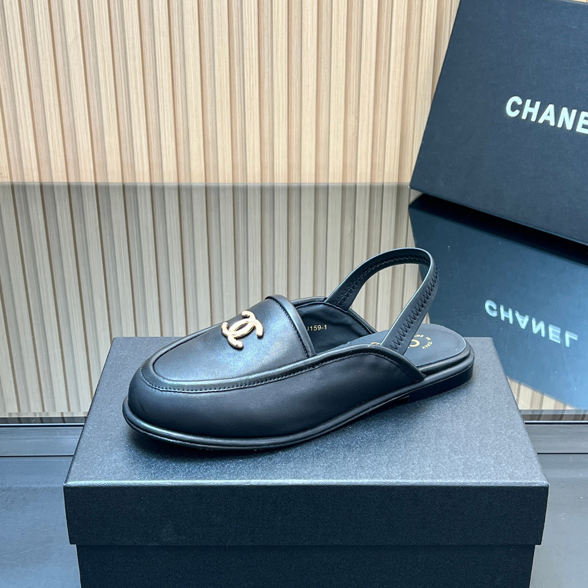 CHANEL 25S BACK STRAP MULE 15MM IN BLACK CALFSKIN GOLD HARDWRE