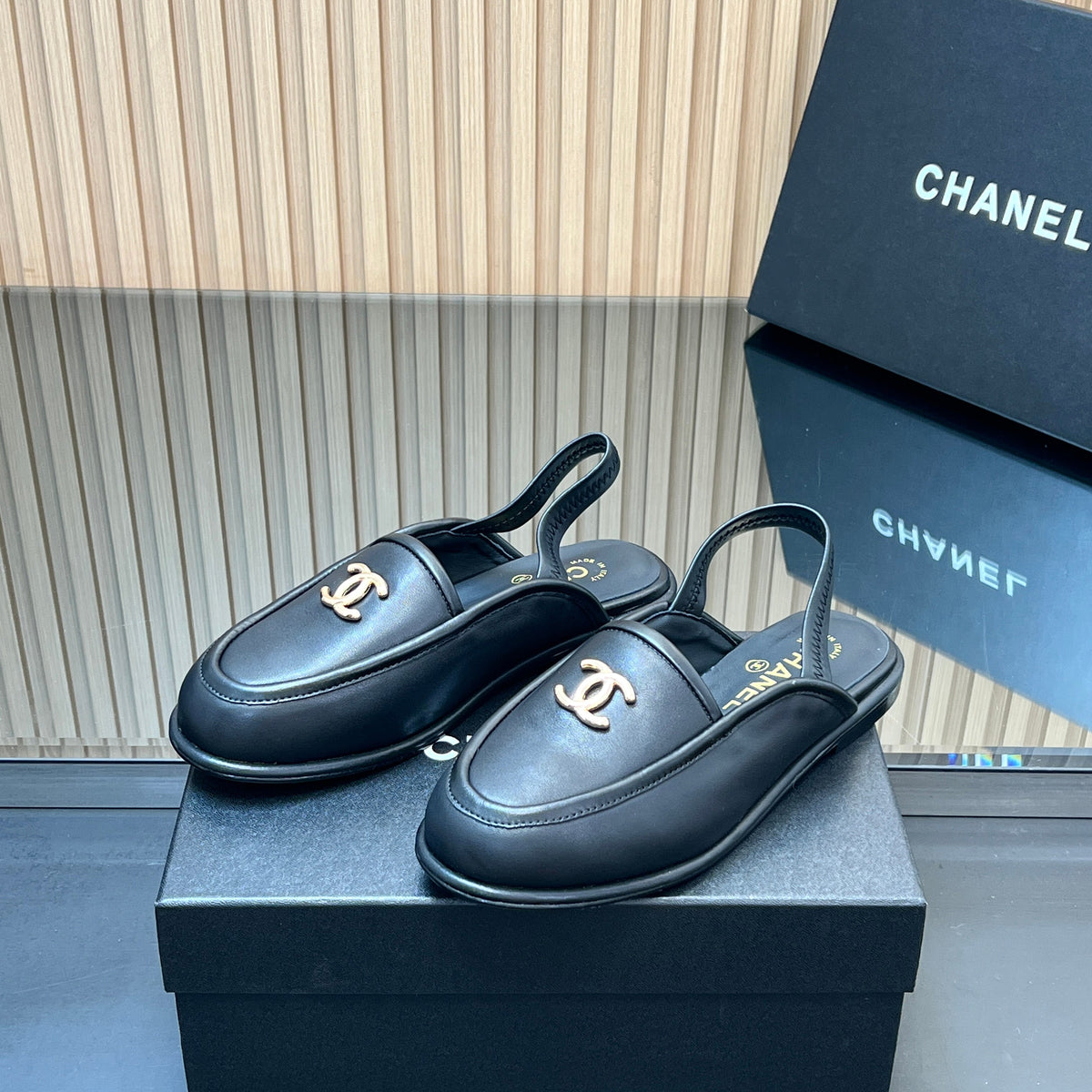 CHANEL 25S BACK STRAP MULE 15MM IN BLACK CALFSKIN GOLD HARDWRE