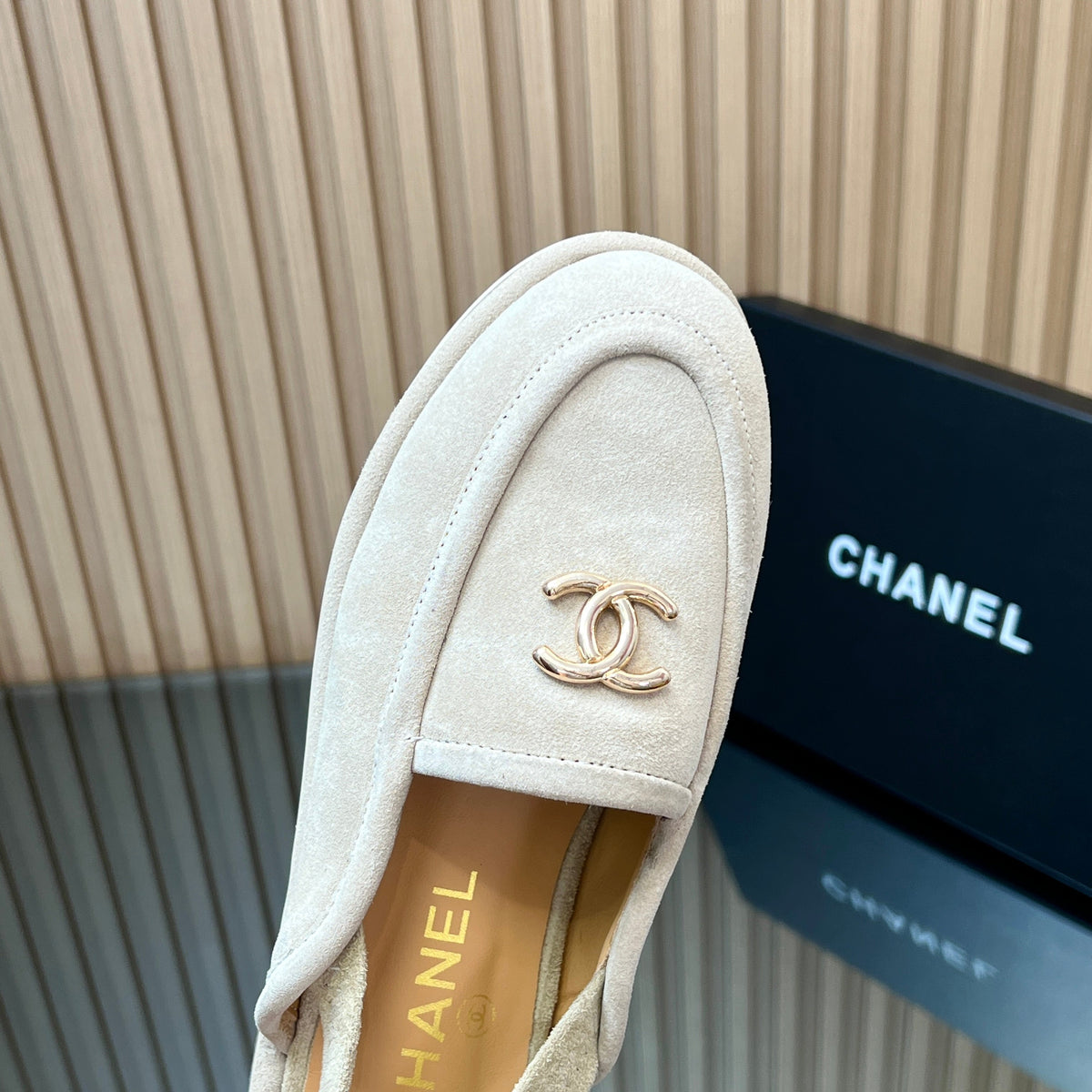 CHANEL 25S BACK STRAP MULE 15MM IN IVORY SUEDE GOLD HARDWRE