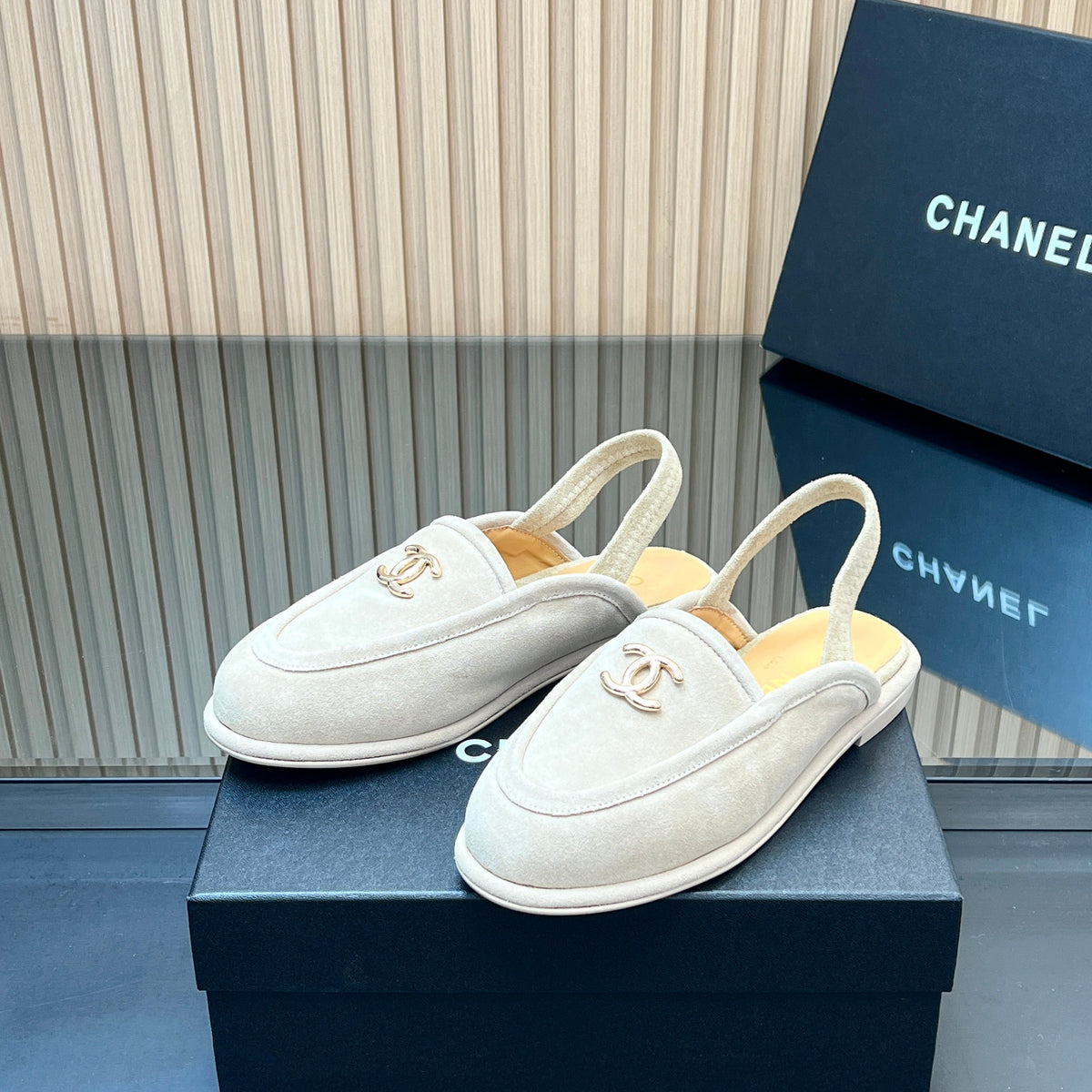CHANEL 25S BACK STRAP MULE 15MM IN IVORY SUEDE GOLD HARDWRE