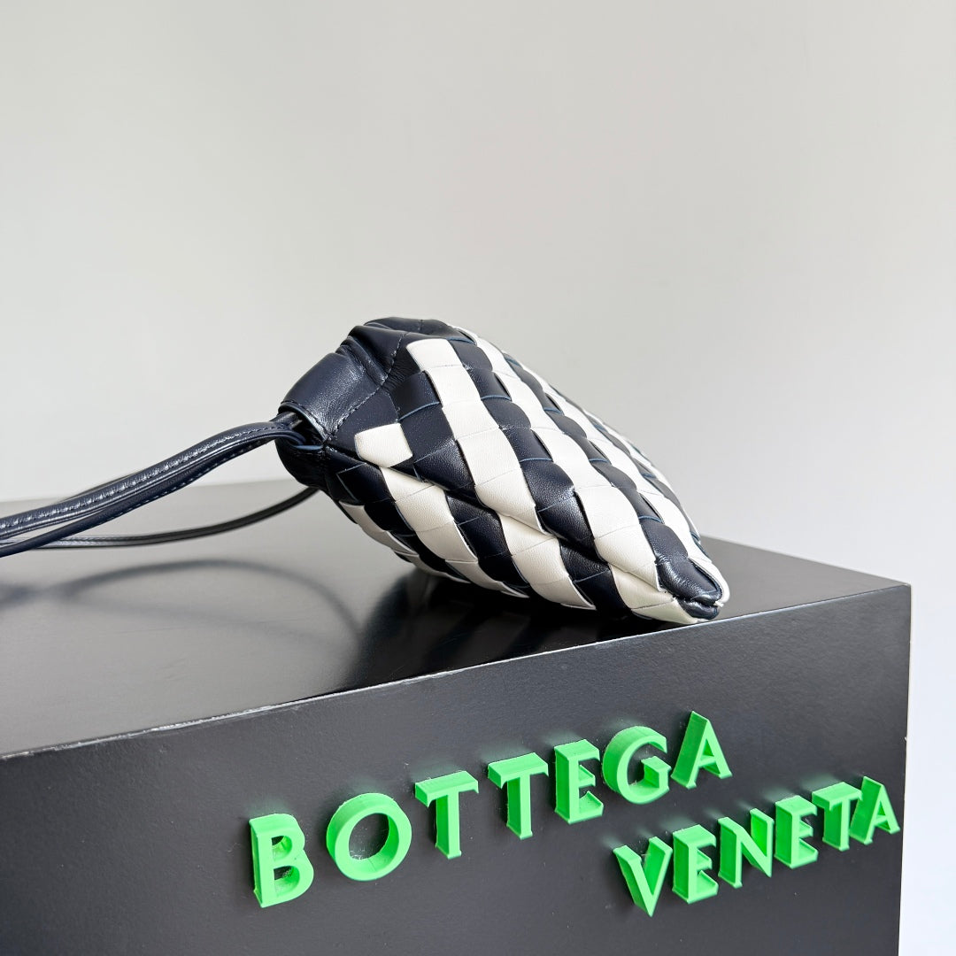 BOTTEGA VENETA 25S DUSTBAG 21 IN ZEBRA PATTERN CALFSKIN
