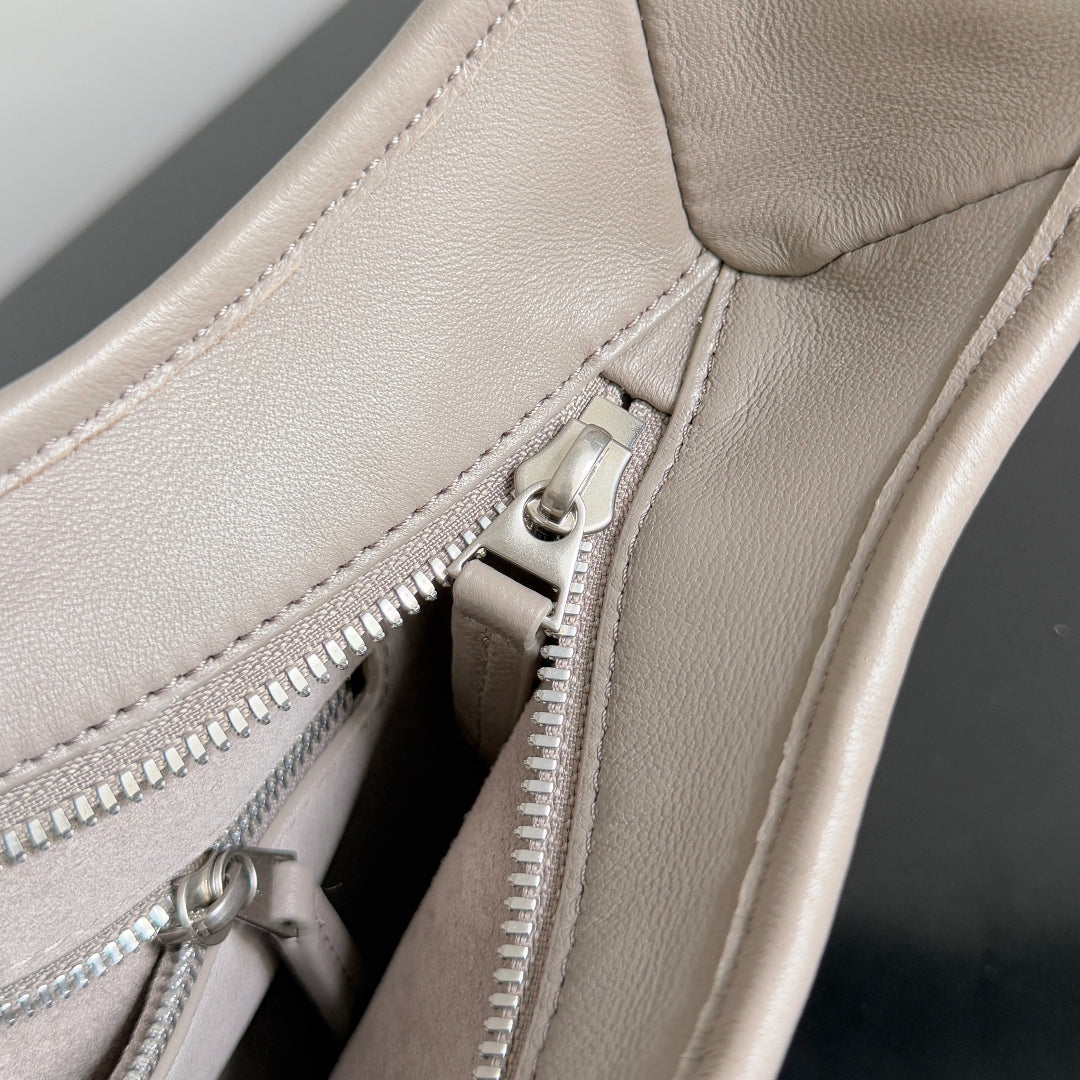 BOTTEGA VENETA 25S VENETO BAG 27 IN WARM TAUPE CALFSKIN SILVER HARDWARE