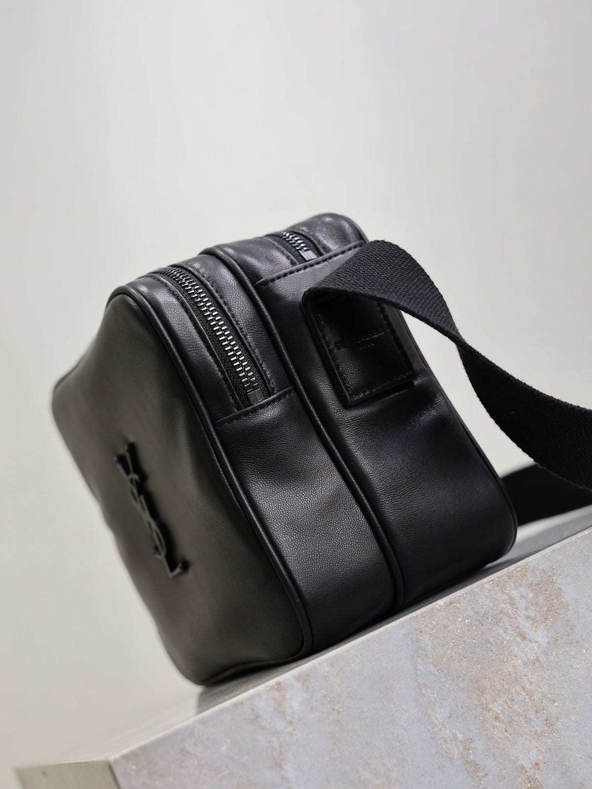 YSL 25S NIKI CAMERA BAG 19 IN BLACK CALFSKIN