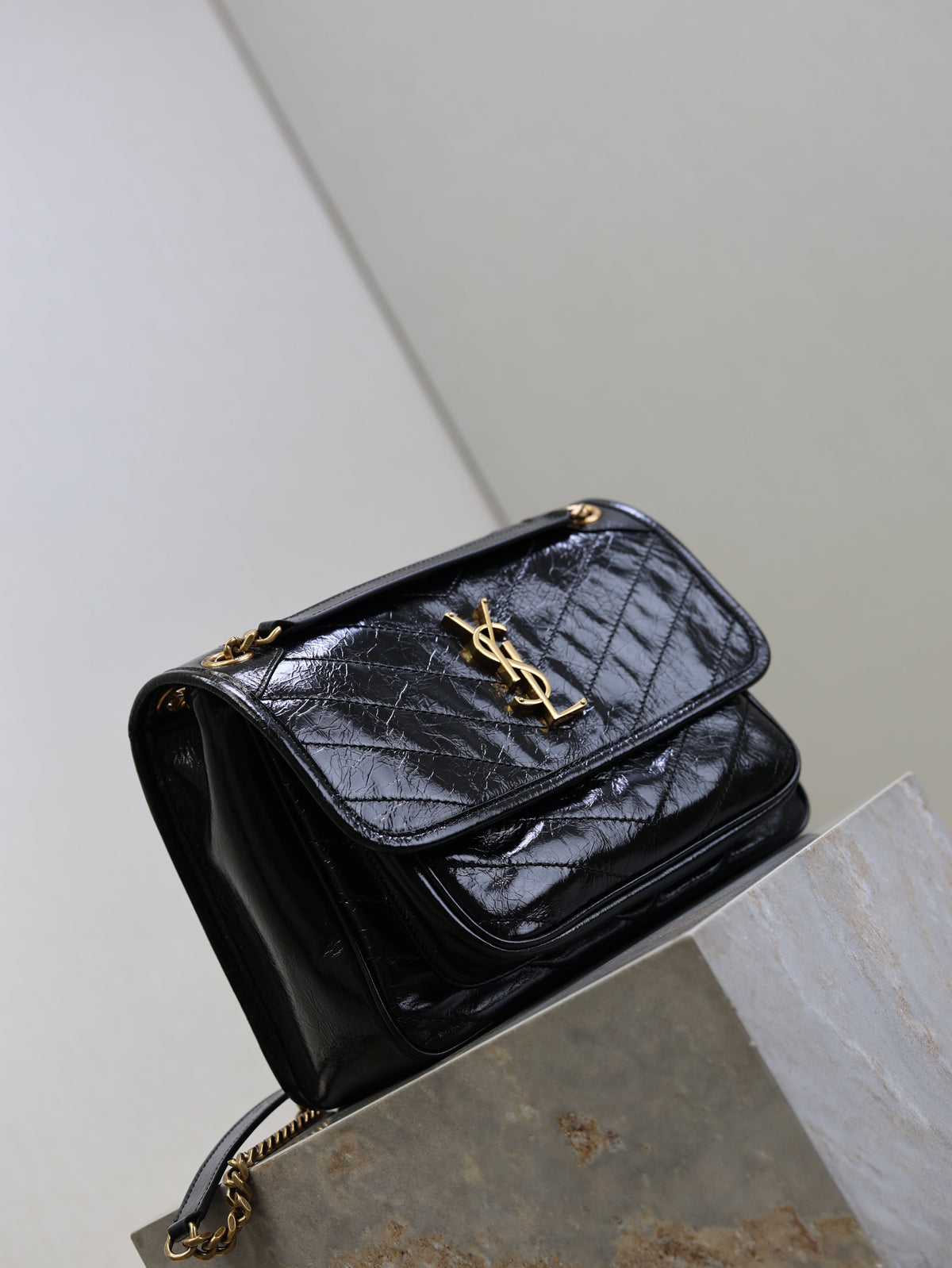 YSL 25S NIKI MM BAG 28 IN BLACK GLOSSY CALFSKIN GOLD HARDWARE