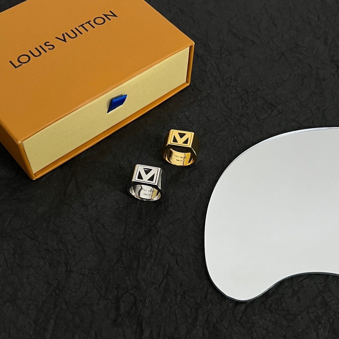 18K Louis Vuitton Vintage Ring