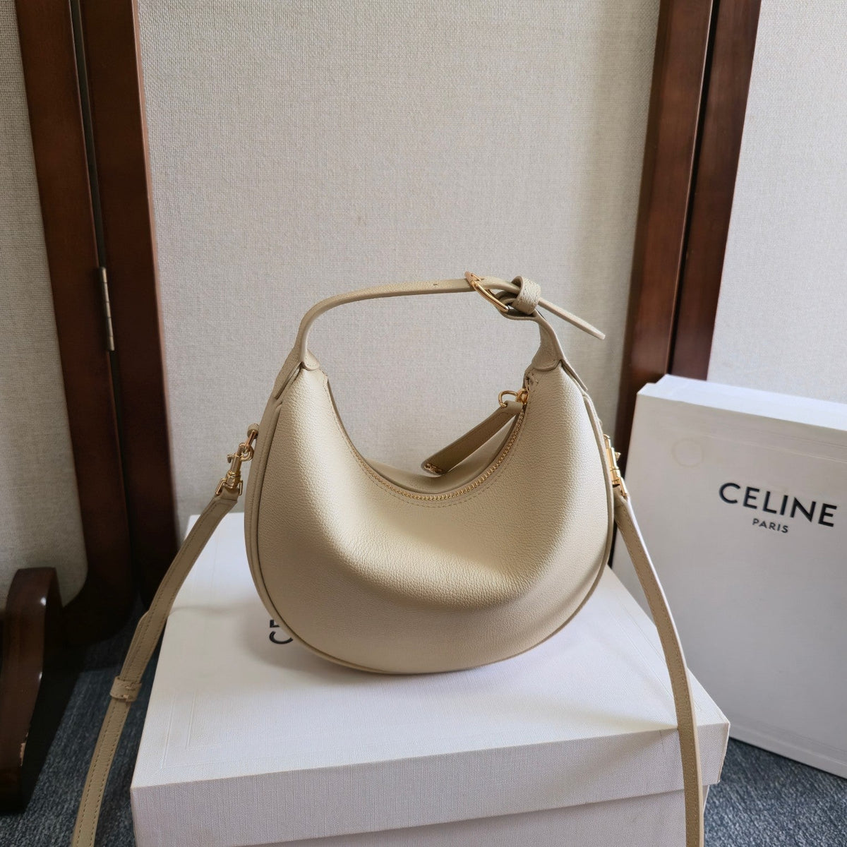 CELINE 25S TEEN LULU BAG 24MM IN BEIGE CALFSKIN GOLD HARDWARE