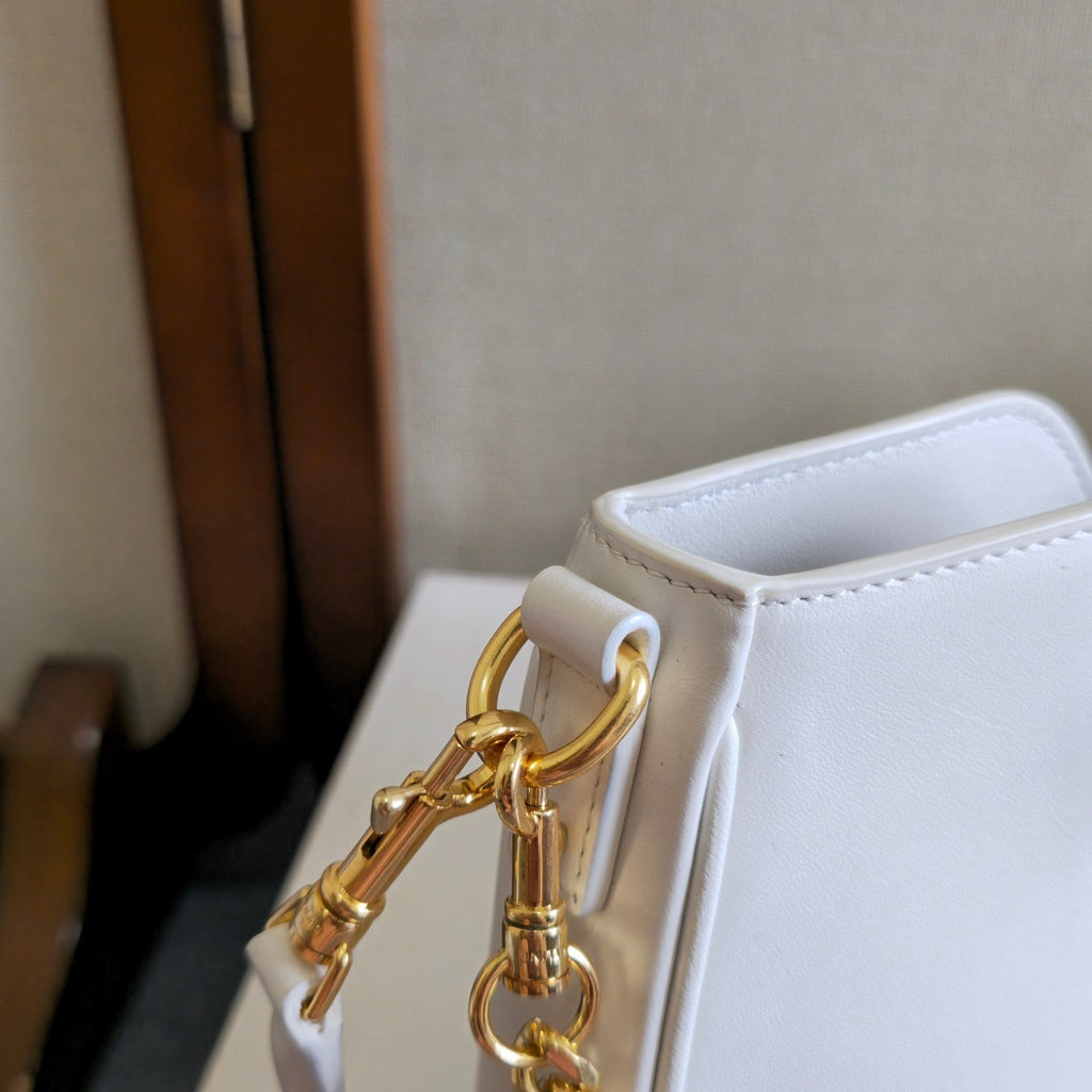 CELINE 25S SHOULDER CAMILLE 16 SOFT 27MM IN WHITE CALFSKIN GOLD HARDWARE