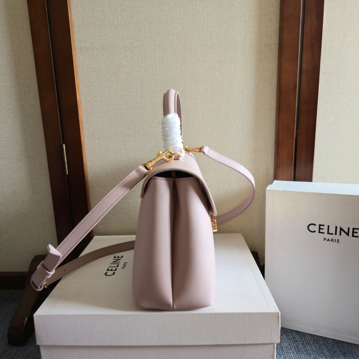 CELINE 25S MEDIUM NINO BAG 25MM IN LIGHT PINK CALFSKIN GOLD HARDWARE