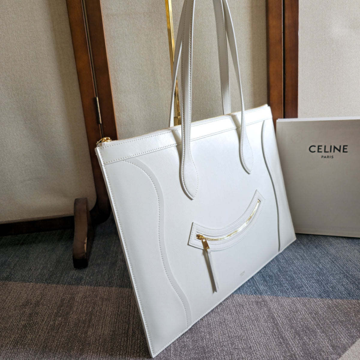 CELINE 25S FLAT CABAS NEW LUGGAGE 44MM IN WHITE GLOSSY CALFSKIN