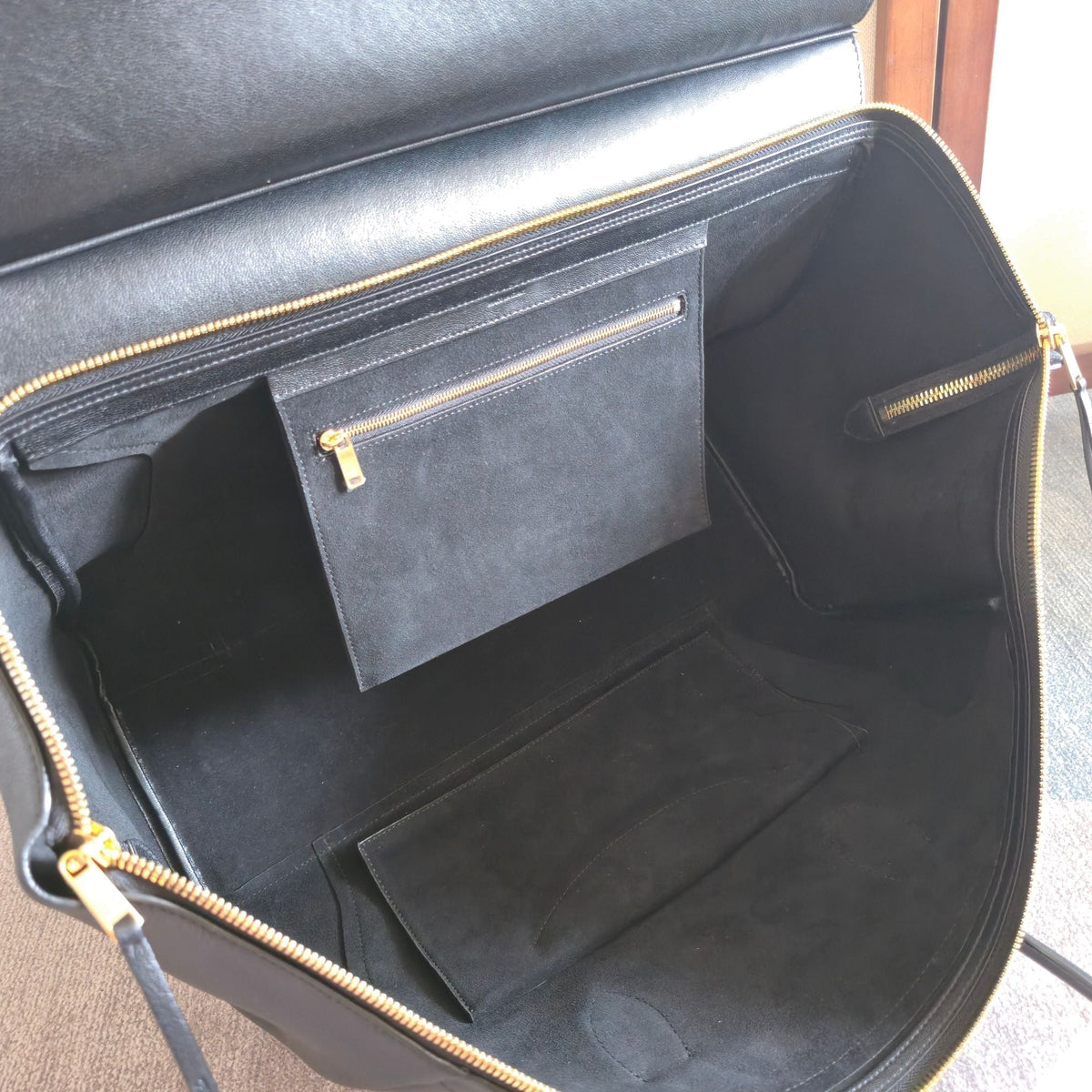 CELINE 25S MEDIUM SMILING NEW LUGGAGE 44MM IN BLACK SUPPLE SHINY LAMBSKIN