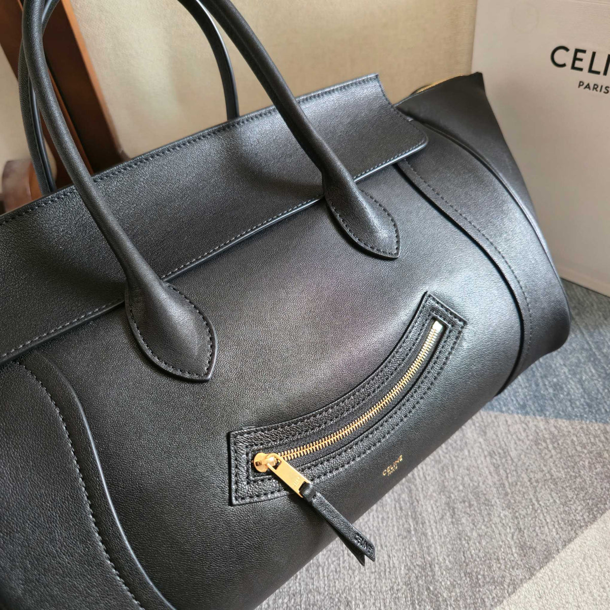 CELINE 25S MEDIUM SMILING NEW LUGGAGE 36MM IN BLACK SUPPLE SHINY LAMBSKIN