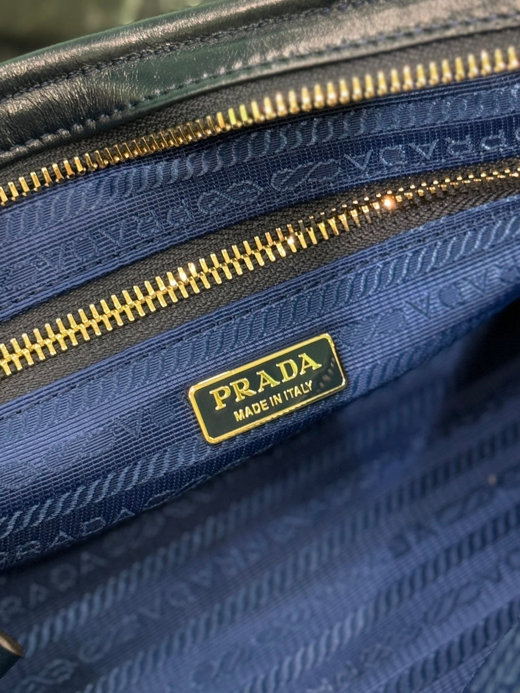 PRADA HANDBAG 32 IN BLACK SOFT SMOOTH LAMBSKIN