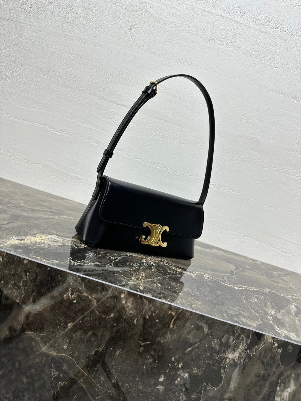 CELINE 25S TRIOMPHE BAG 24 IN BLACK SHINY CALFSKIN