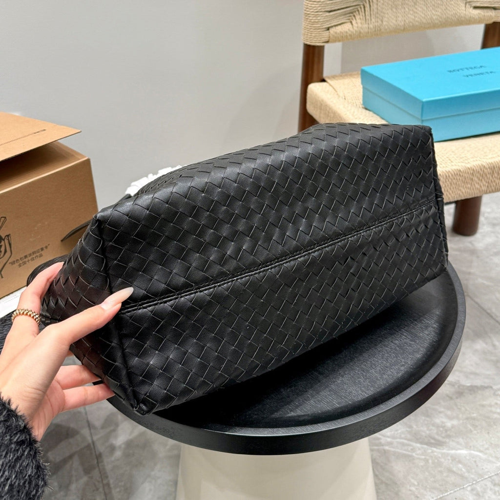 PINACOTECA TOTE BAG 38 IN BLACK CALFSKIN