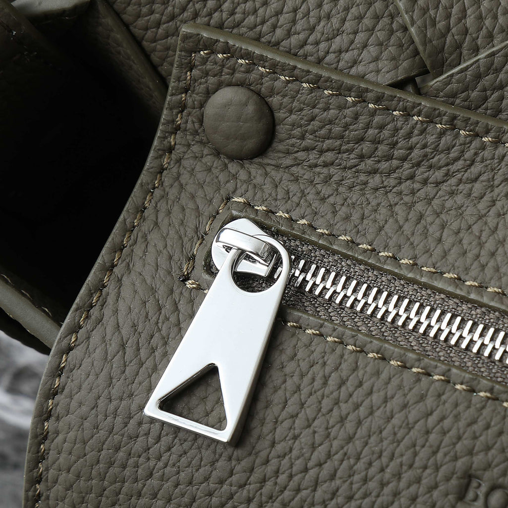 BOTTEGA VENETA 25S DIAGO 22 IN DARK OLIVE CALFSKIN SILVER HARDWARE