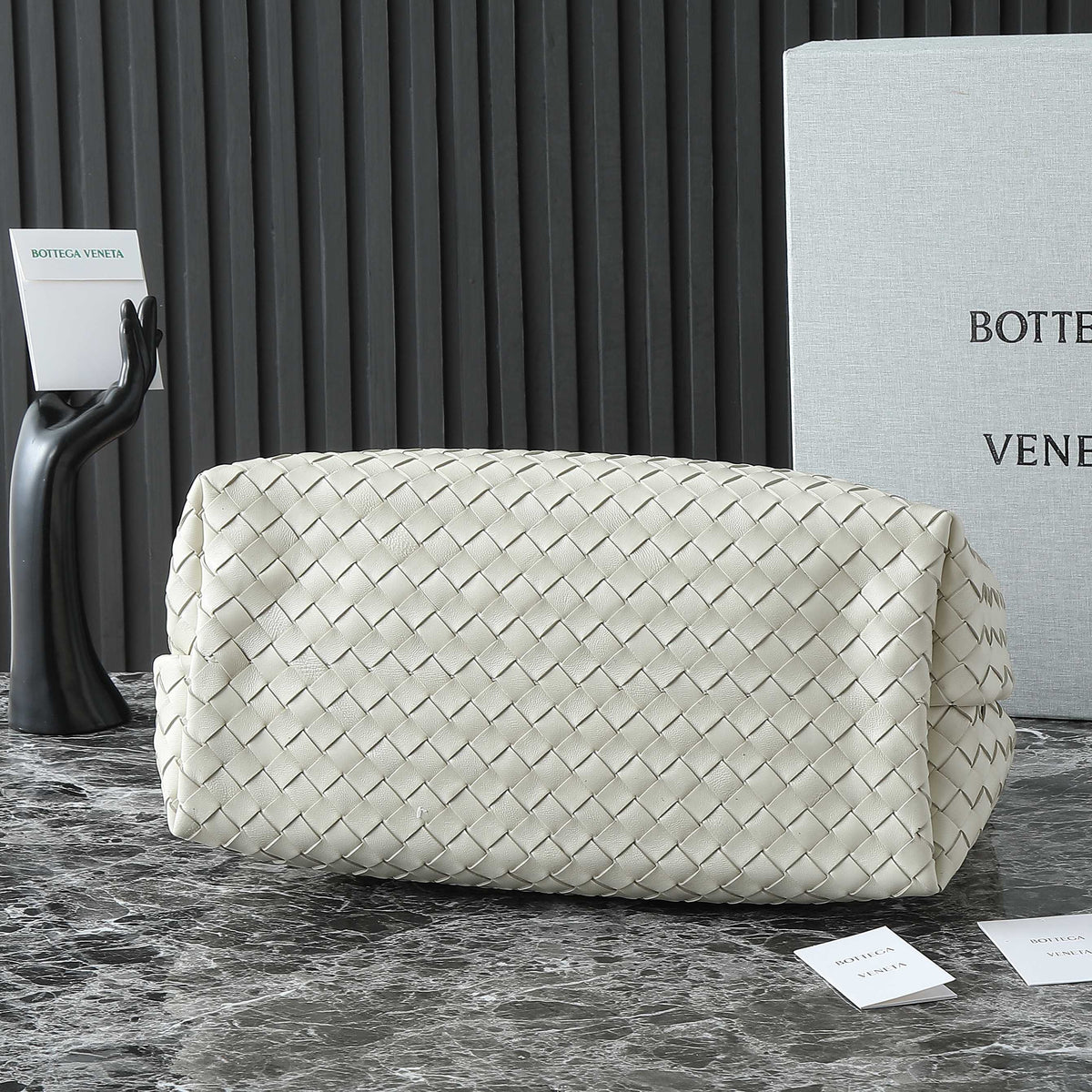 BOTTEGA VENETA 25S LARGE ANDIAMO 42 IN IVORY CALFSKIN GOLD HARDWARE