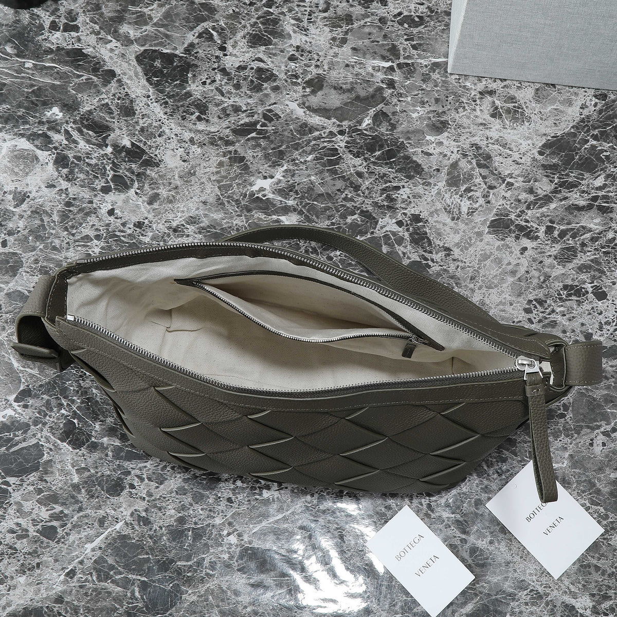 BOTTEGA VENETA 25S DIAGO HOBO 39 IN VERY DEEP OLIVE CALFSKIN
