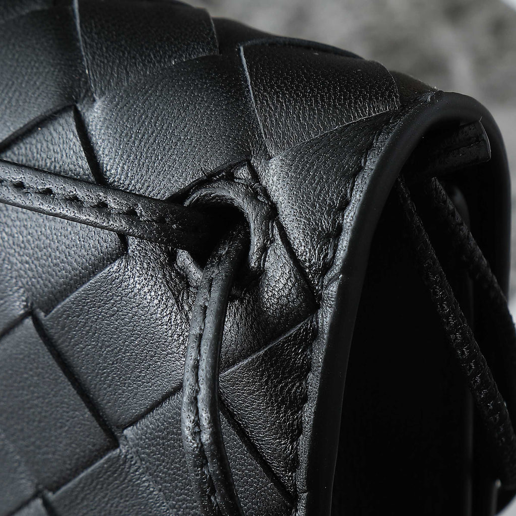 BOTTEGA VENETA 25S ANDIAMO POUCH 19 IN BLACK CALFSKIN GOLD HARDWARE