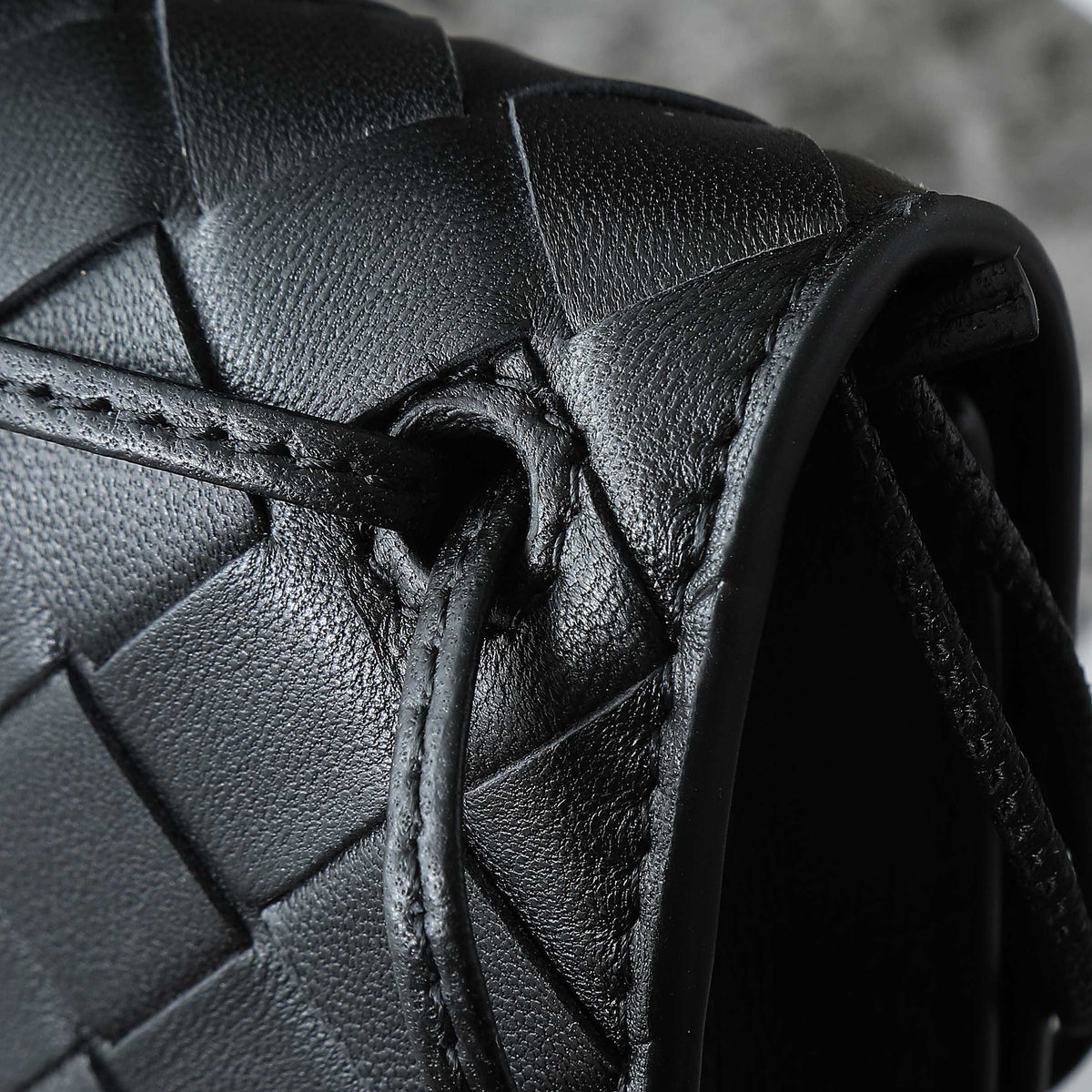 BOTTEGA VENETA 25S ANDIAMO POUCH 19 IN BLACK CALFSKIN GOLD HARDWARE