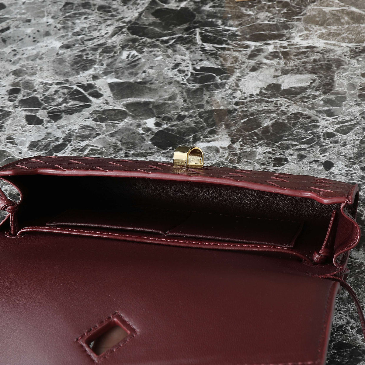 BOTTEGA VENETA 25S ANDIAMO POUCH 19 IN DEEP MAROON CALFSKIN GOLD HARDWARE