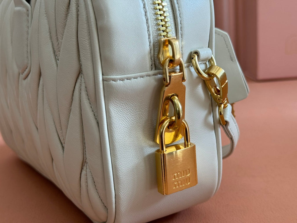 ARCADIE MATELASSÉ BAG 24 IN WHITE LAMBSKIN GOLD HARDWARE