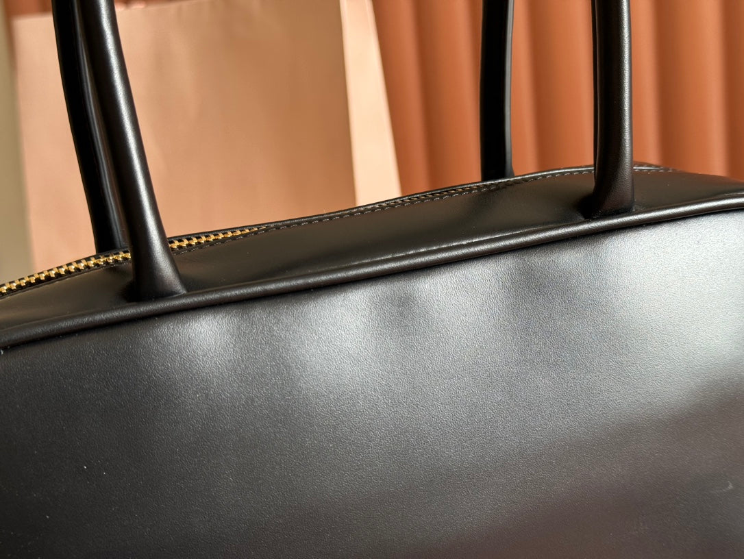 BEAU TOP HANDLE BAG 29 IN BLACK GLOSSY CALFSKIN