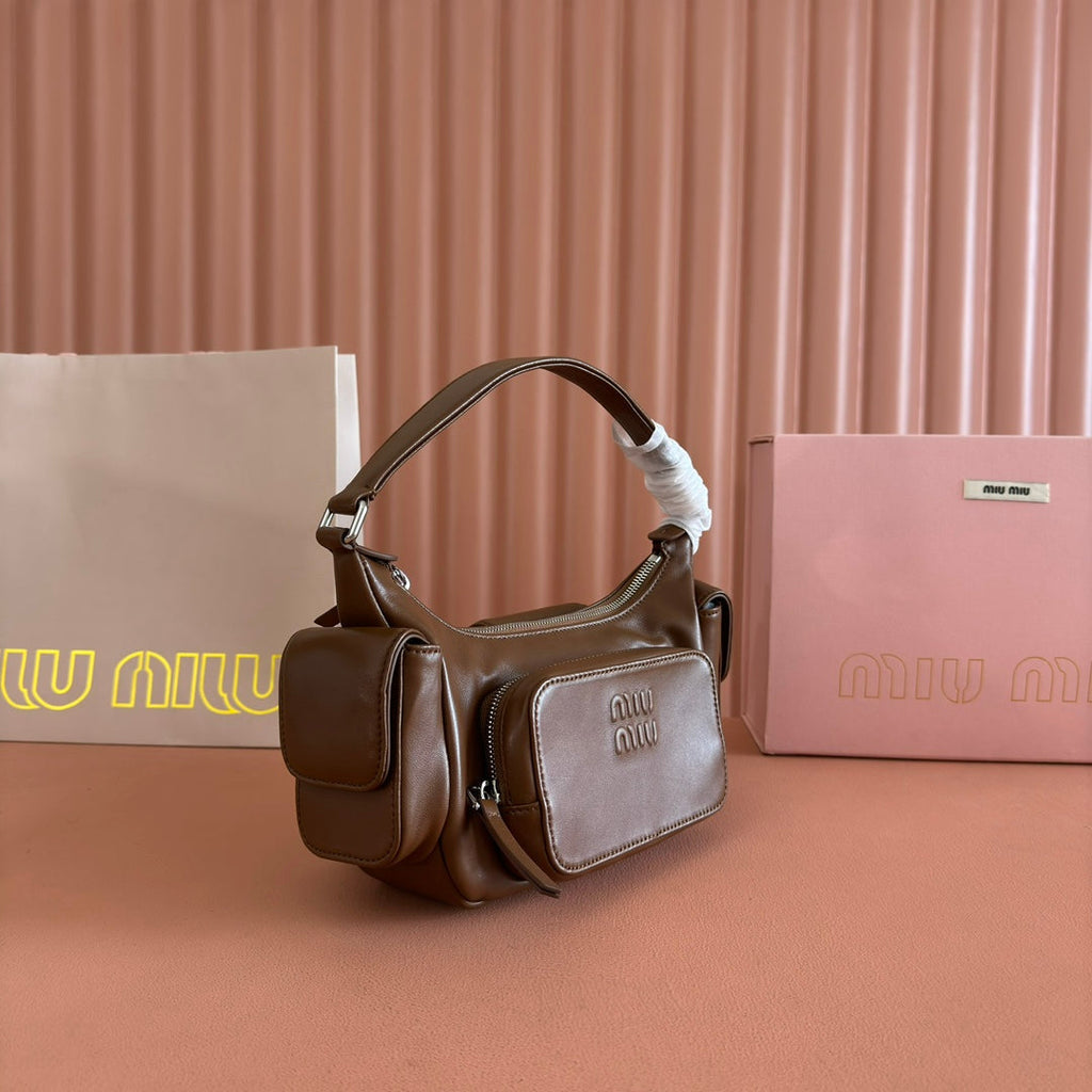 POCKET HANDBAG 21 IN OAK BROWN CALFSKIN