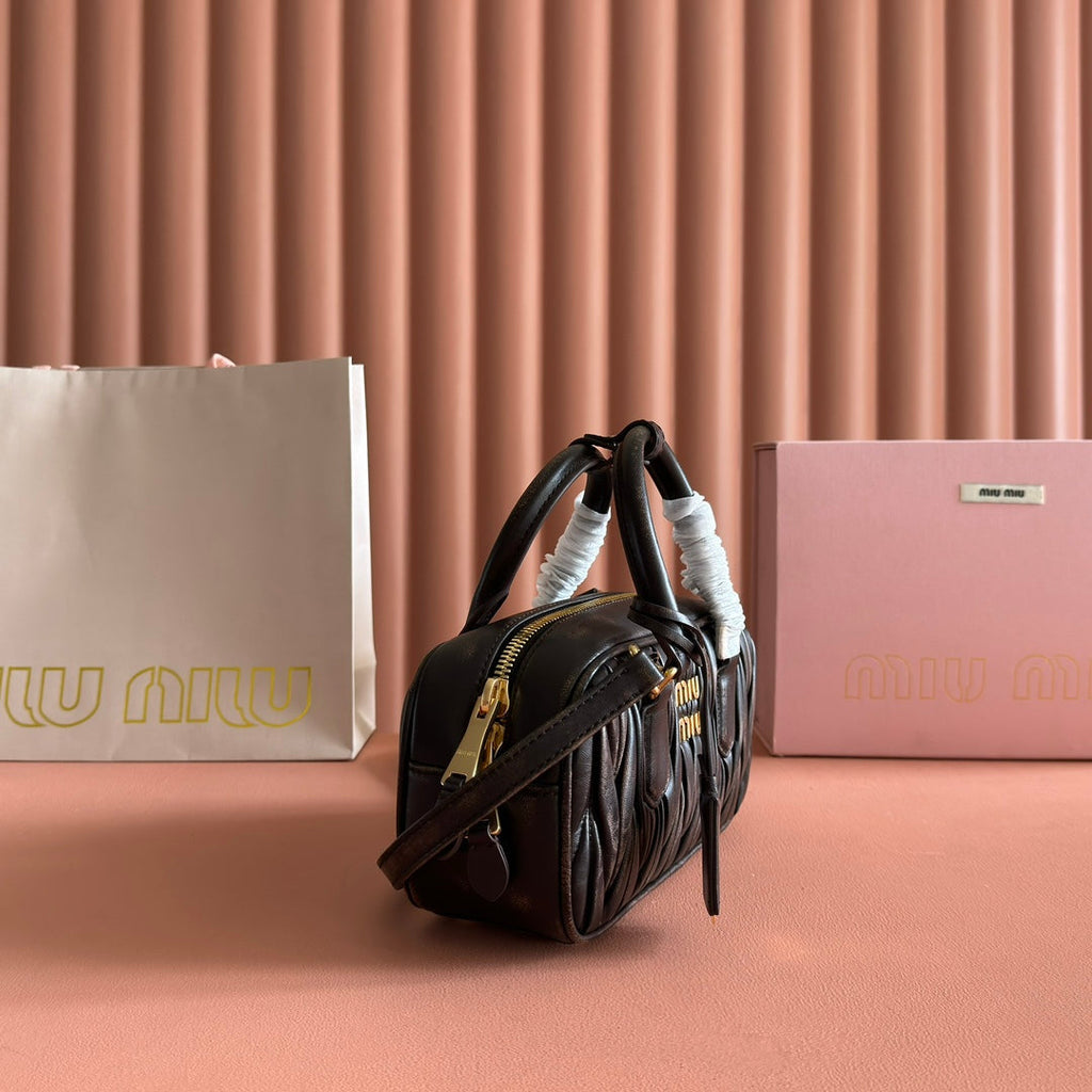 MIUMIU 26S ARCADIE MATELASSE BAG 22 IN BLACK CALFSKIN GOLD HARDWARE