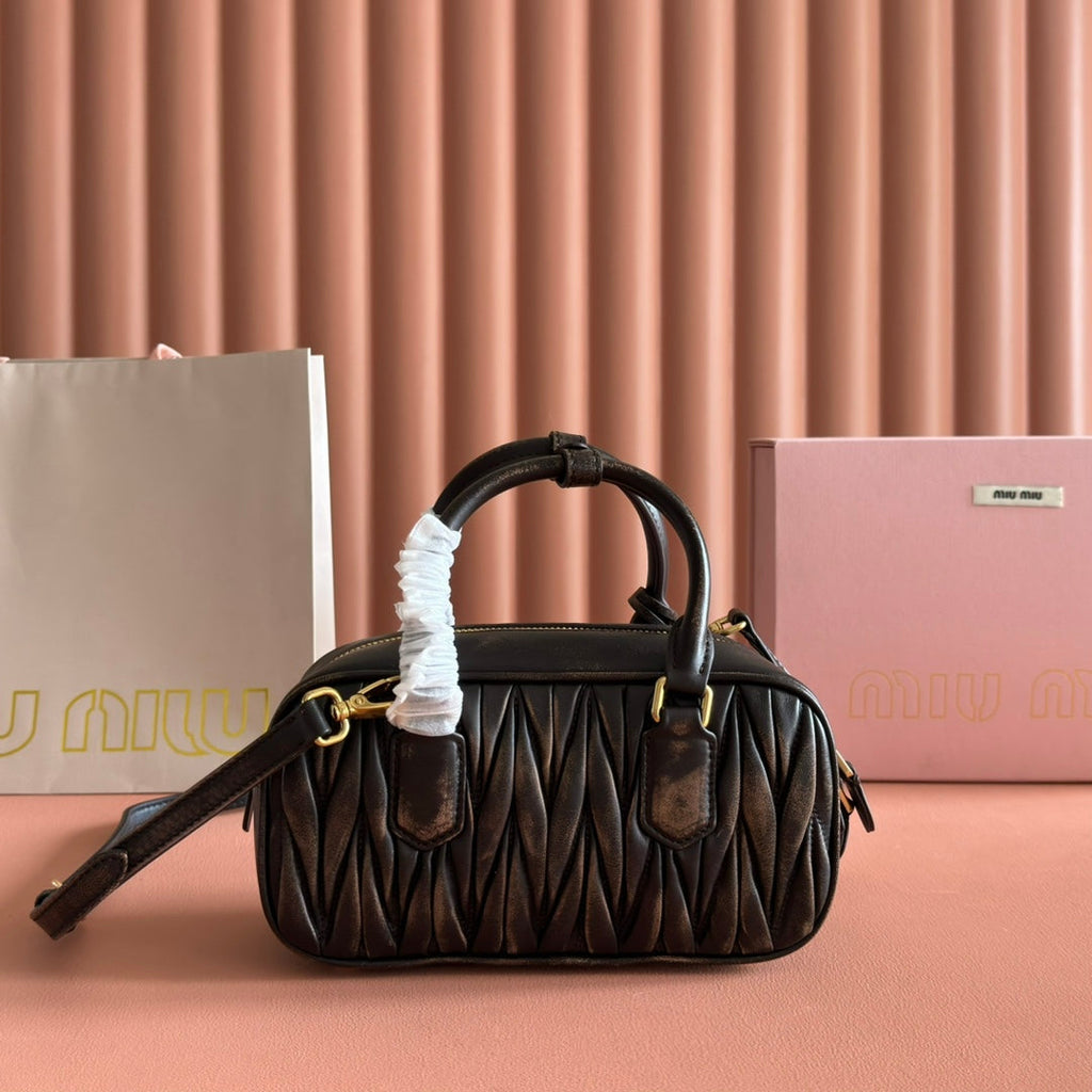 MIUMIU 26S ARCADIE MATELASSE BAG 22 IN BLACK CALFSKIN GOLD HARDWARE